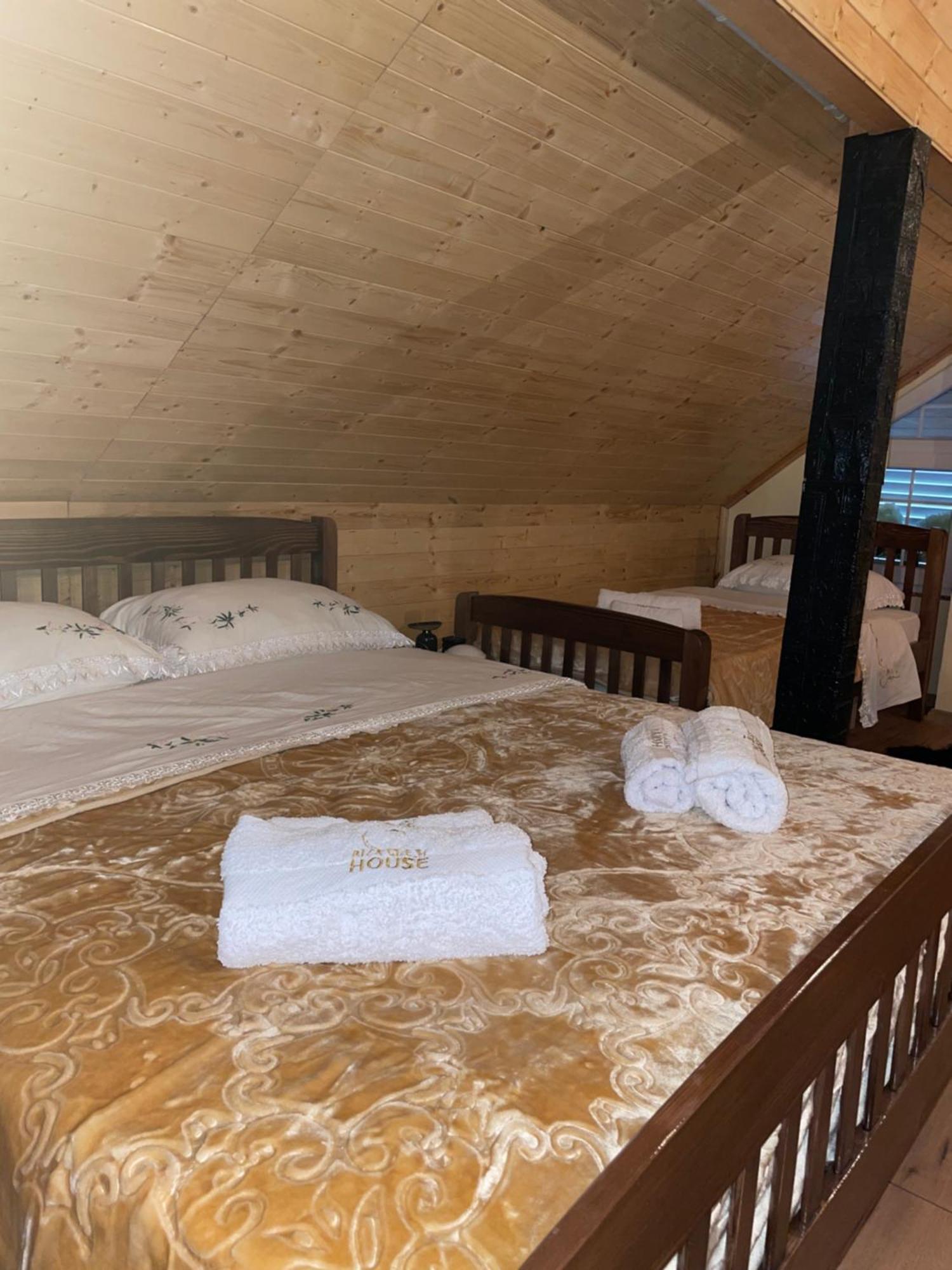 Riza Guest House Puke Esterno foto