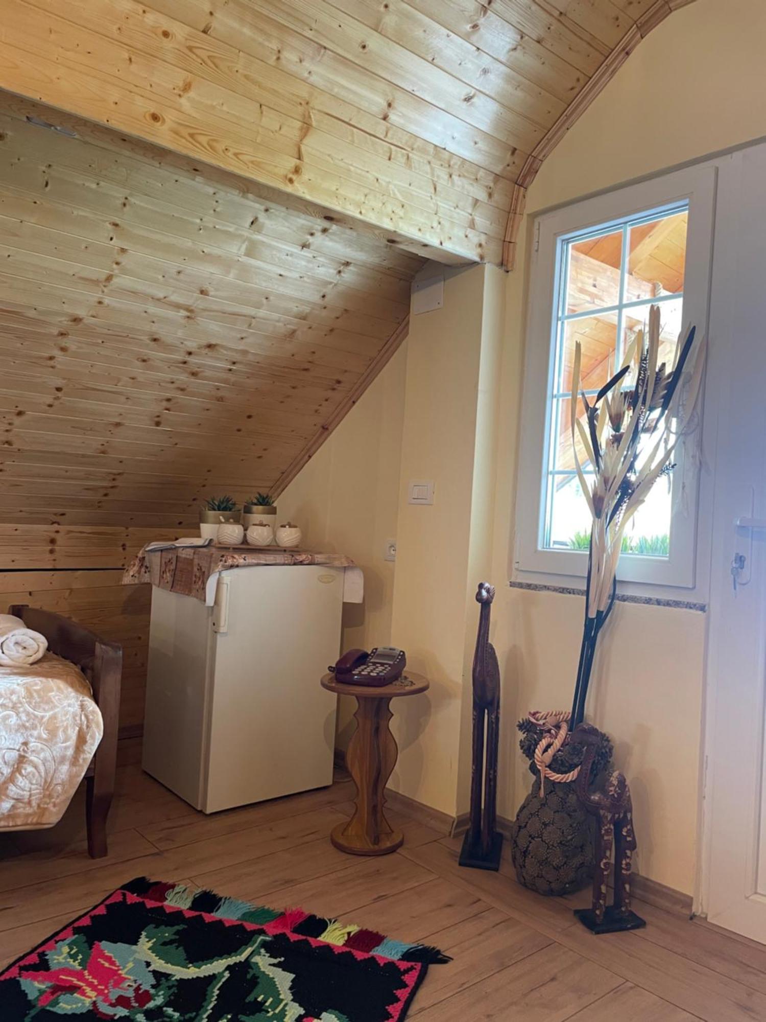 Riza Guest House Puke Esterno foto