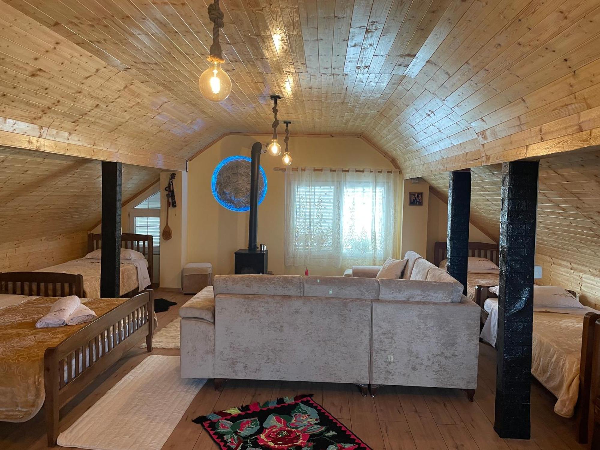 Riza Guest House Puke Esterno foto